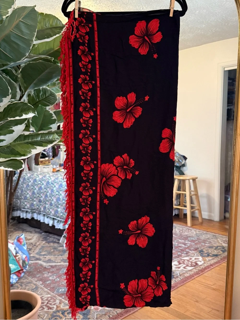 Vintage black & red floral hibiscus print skirt scarf